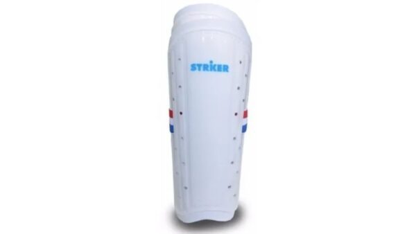 Canilleras Striker