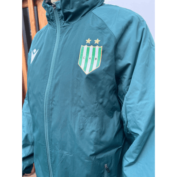 Campera Elbrus Rompeviento Impermeable Banfield - Imagen 2